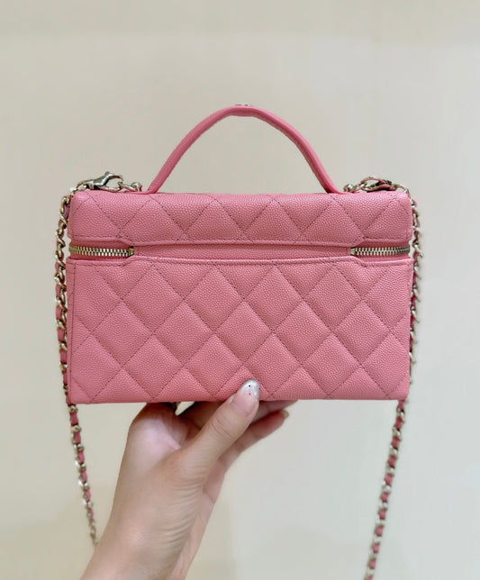 VANITY CASE 19 IN CONTESSA PINK CALFSKIN GOLD-TONE METALLIC
