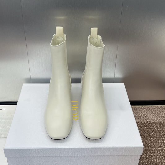 DIOR 25S ANKLE BOOT IN WHITE CALFSKIN - 34
