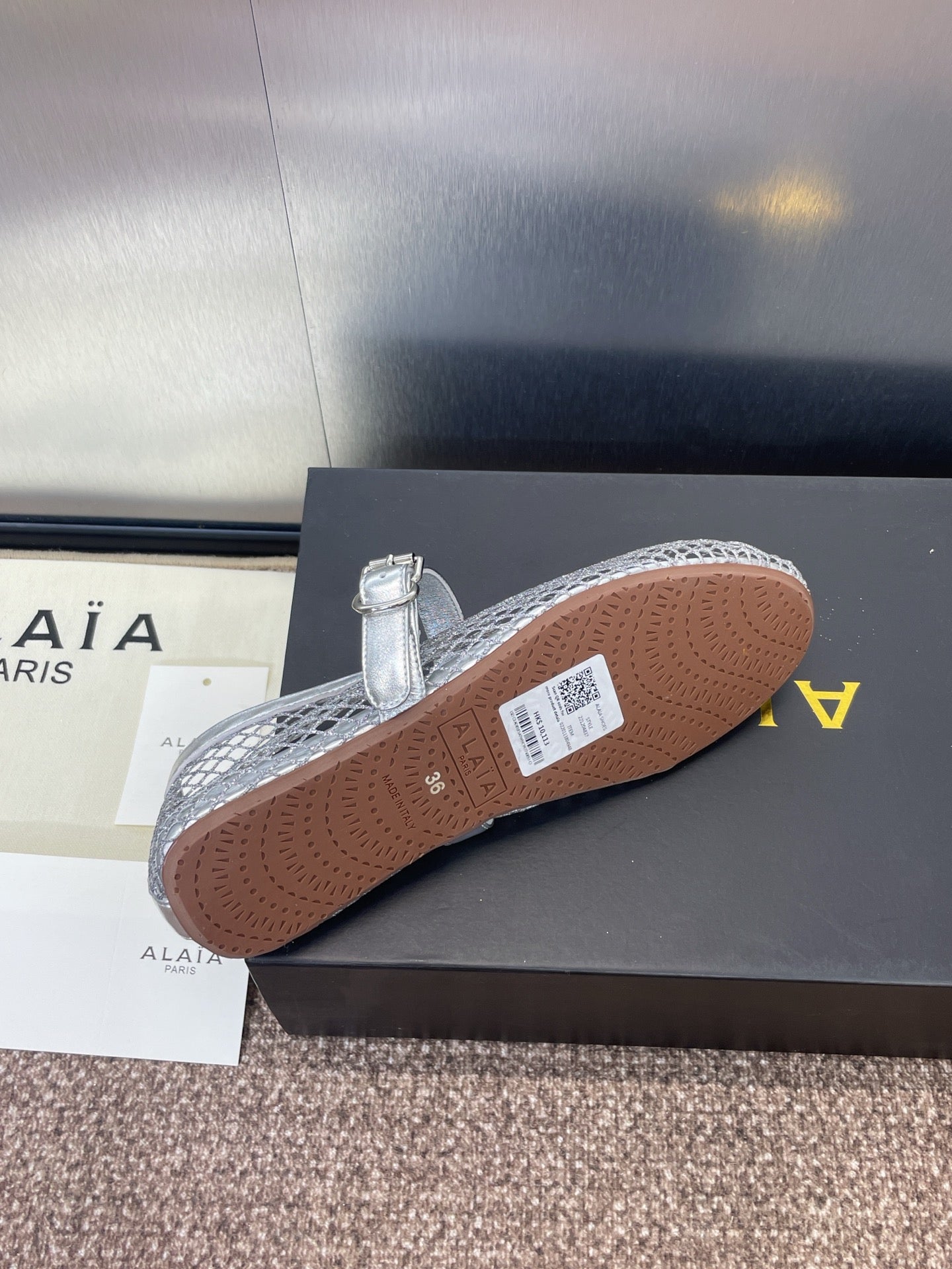 ALAIA MARY JANE FLAT 25S IN SILVER MESH CALFSKIN - 34