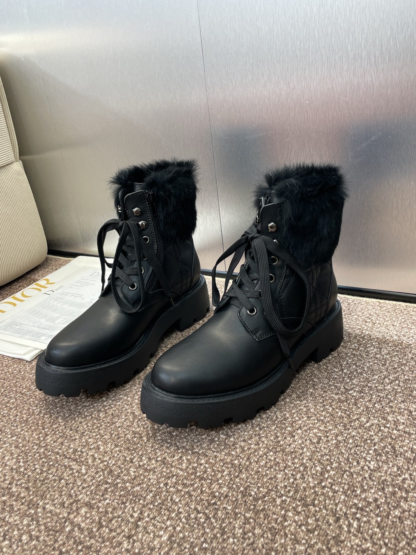 DIOR 25S D-MAJOR ANKLE BOOTS WICKER STYLE 35MM IN BLACK CALFSKIN AND FUR - 35