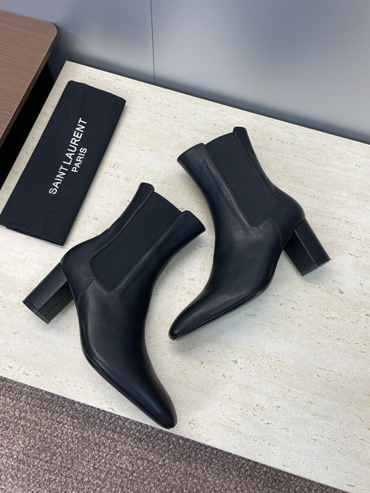YSL ЧОБОТИ НА ПІДБОРАХ 70 ММ З ГЛАДКОЇ ОВЕЧОЇ ШКІРИ ЧОРНОГО КОЛЬОРУ – 35