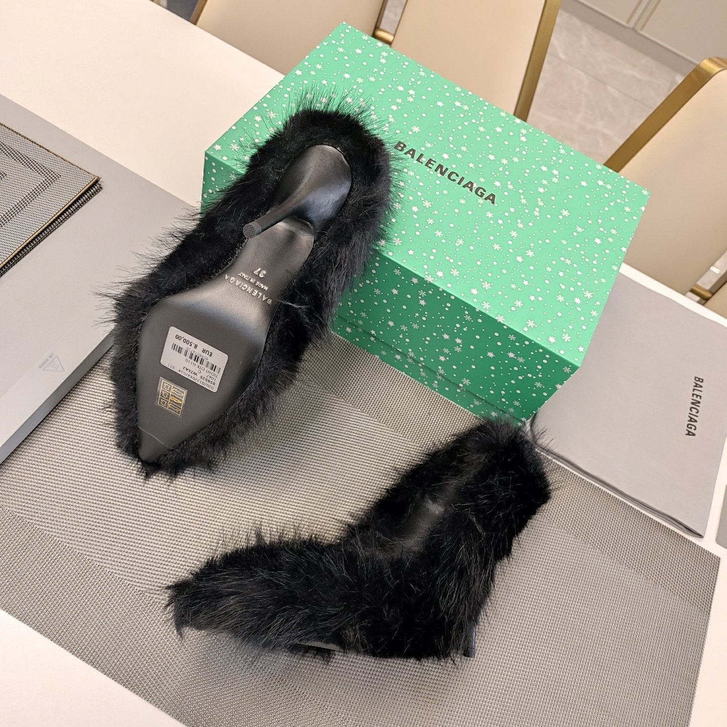 FURRY PUMPS 90MM IN BLACK FOX FUR - 34