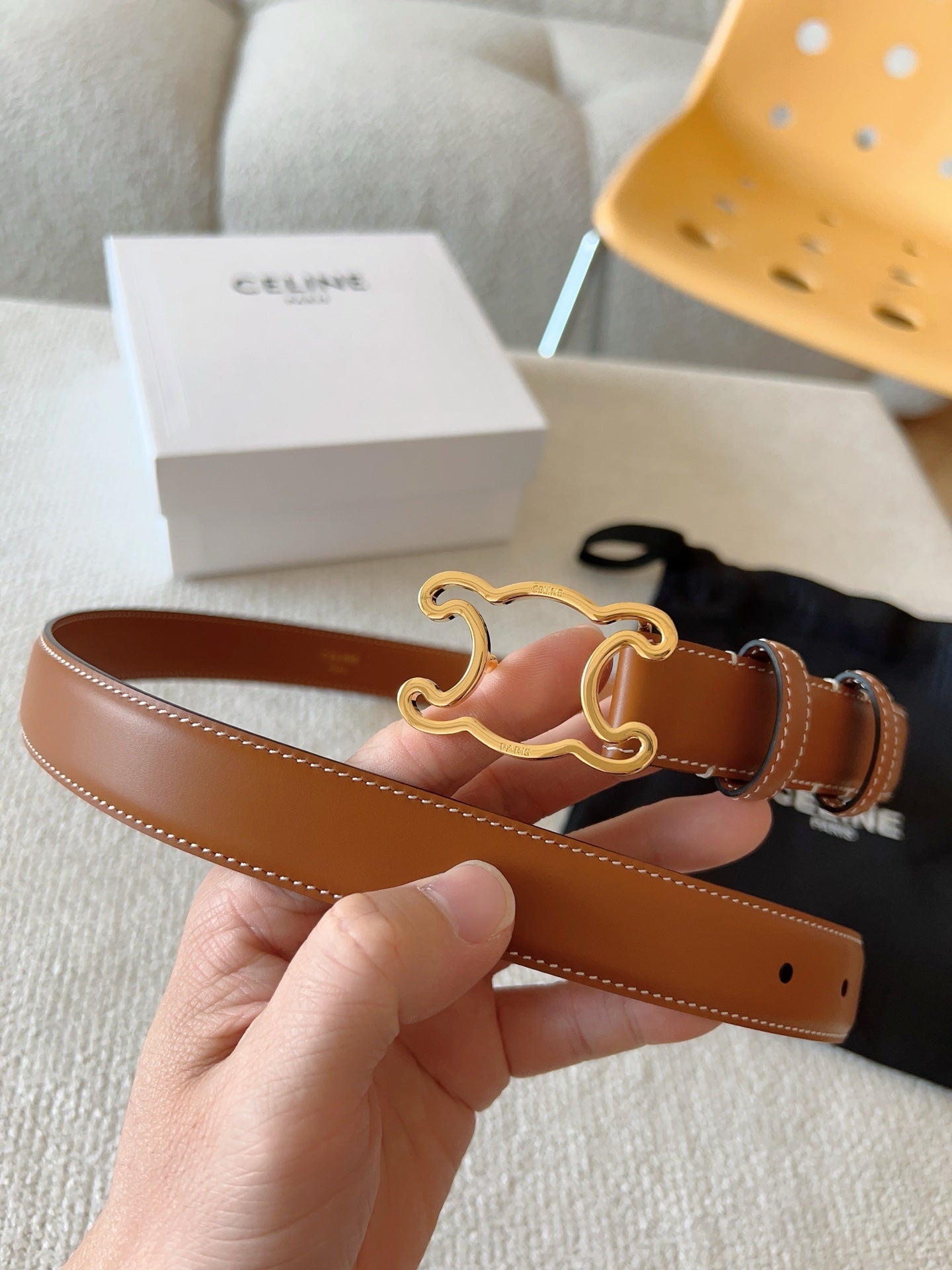 BELT 25MM TRIOMPHE LOGO CUT-OUT IN BROWN SMOOTH CALFSKIN WITH GOLD BUCKLE - 30