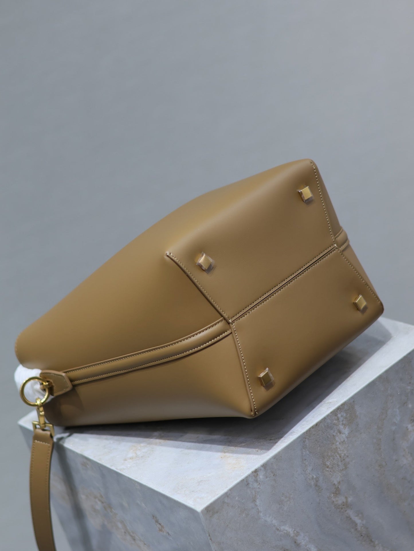 YSL 25S LE 5 À 7 BAG 26 IN BROWN CALFSKIN GOLD HARDWARE