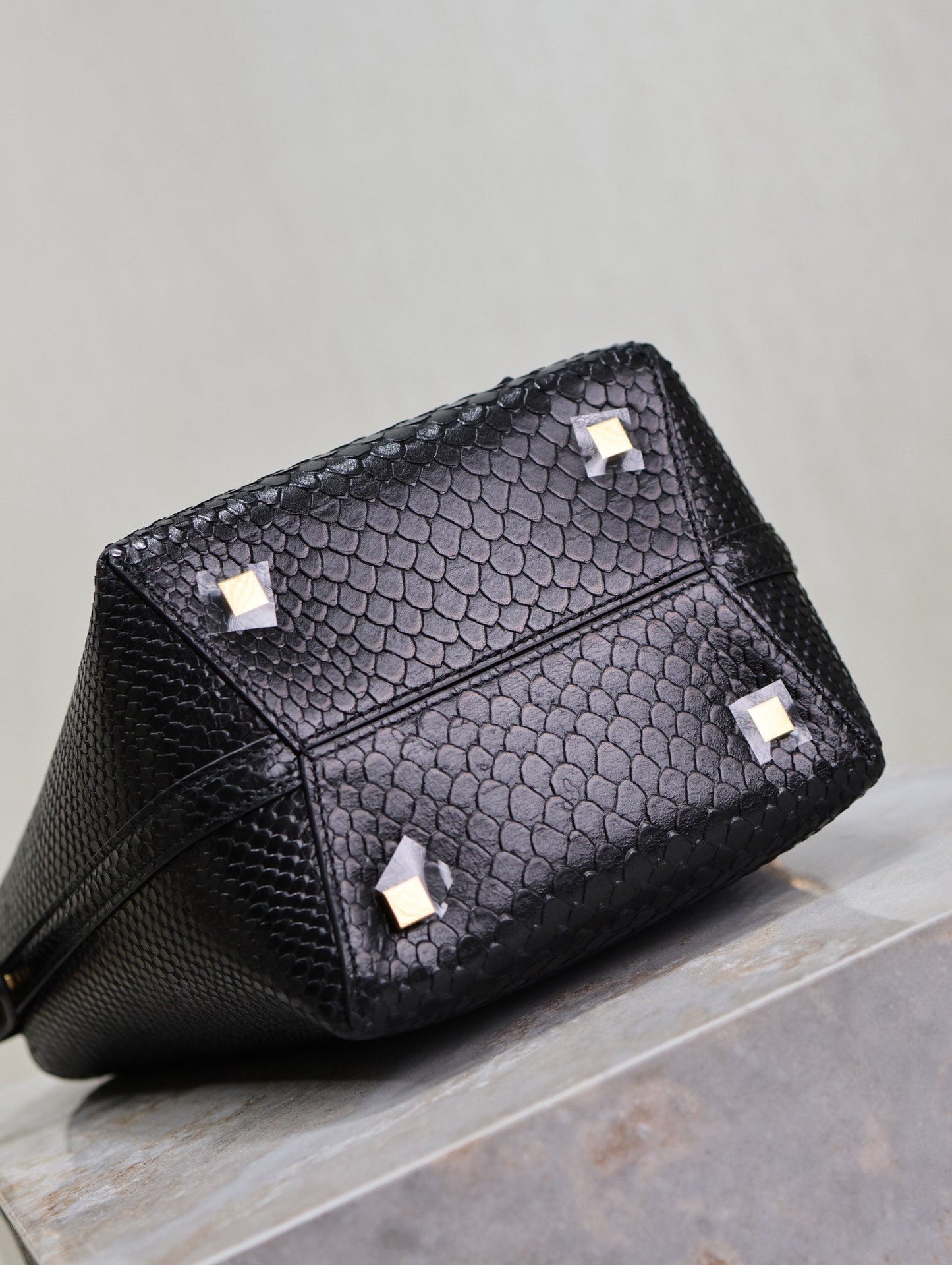 YSL 25S LE 37 20 IN BLACK SNAKE EMBOSSED CALFSKIN GOLD HARDWRE