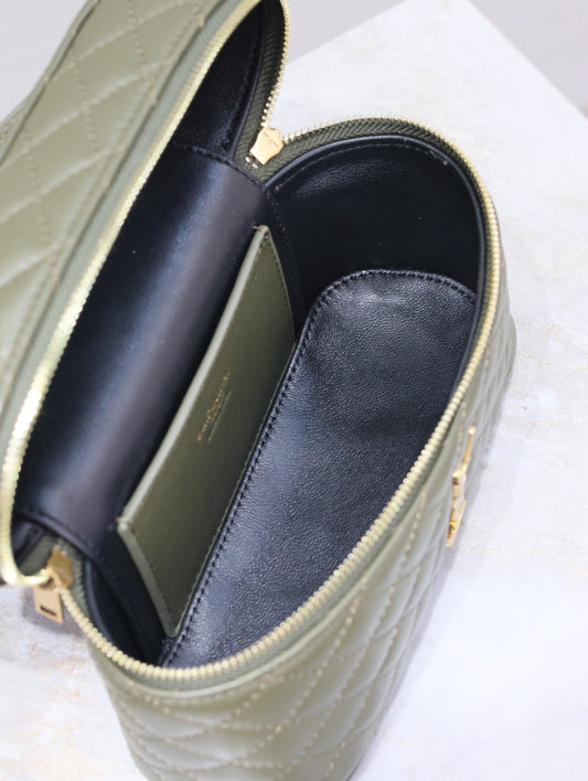 Міні-сумочка GABY VANITY BAG 18 з овечої шкіри кольору хакі