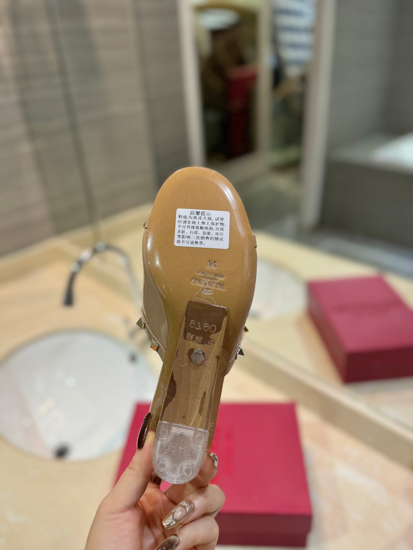 ROCKSTUD MULE SANDALS WITH TRANSPARENT HEEL IN SAND BROWN CALFSKIN - 34