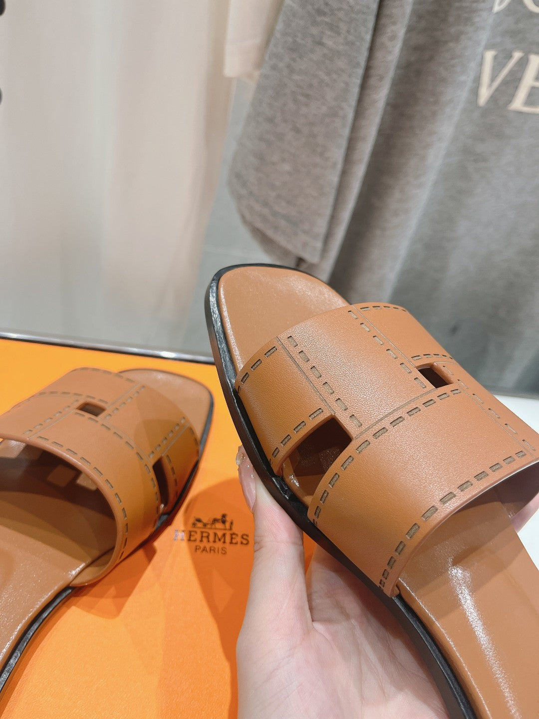 Idioma Sandal Tan Calfskin - 35