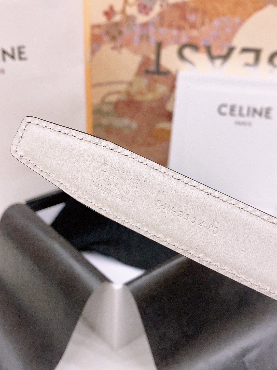 CELINE 25S BELT 25MM REVERSIBLE TRIOMPHE IN WHITE CALFSKIN 565536 - 26 - 28