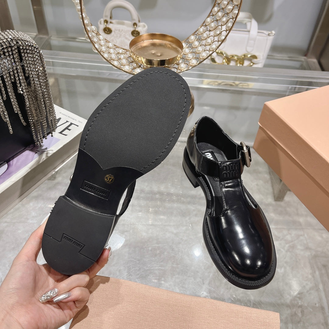 Sandal Black Cowhide With T-string - 35