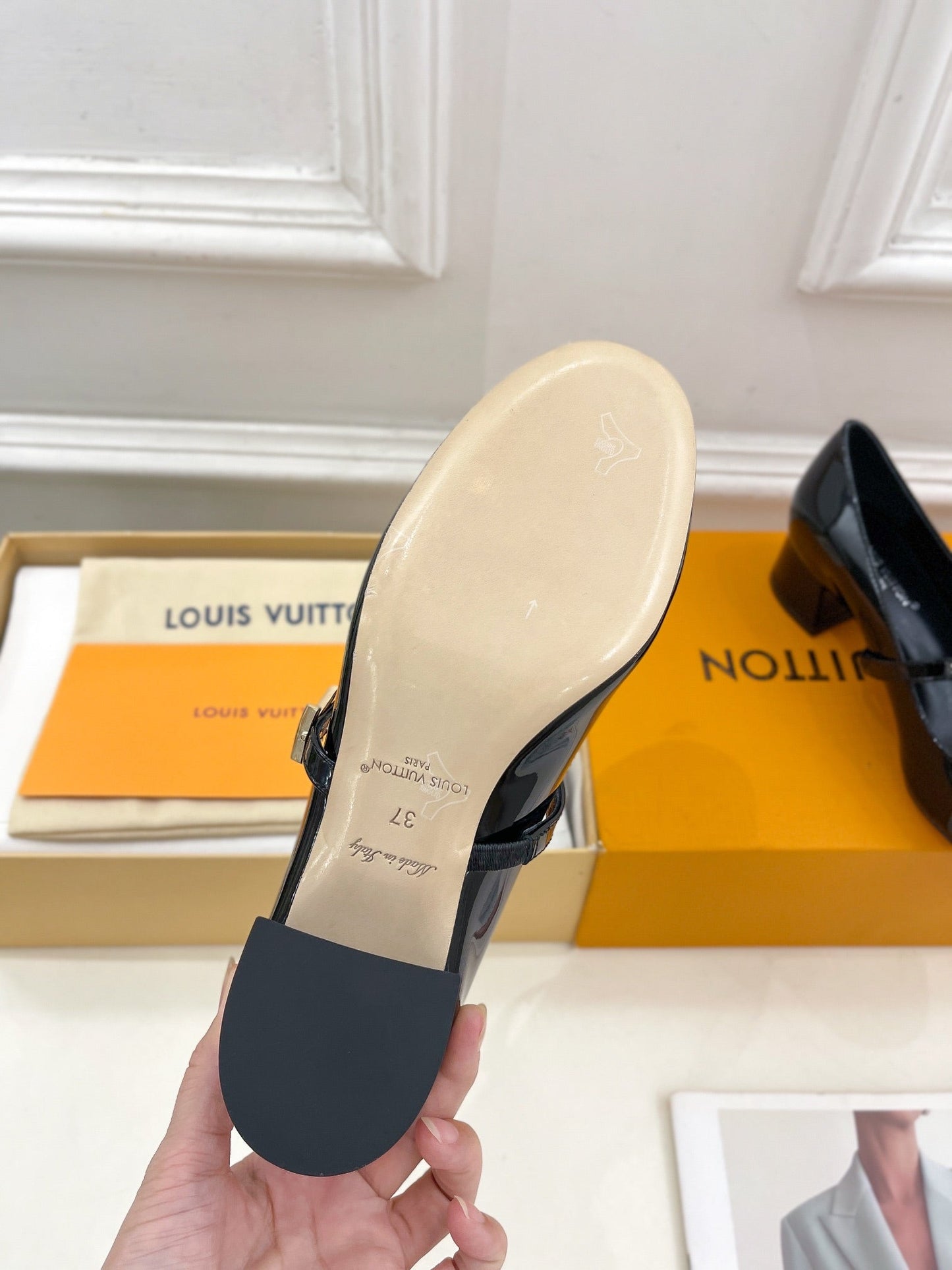 LV WOMEN ROMY HIGH BALLERINA IN GLOSSY BLACK LAMBSKIN - 35