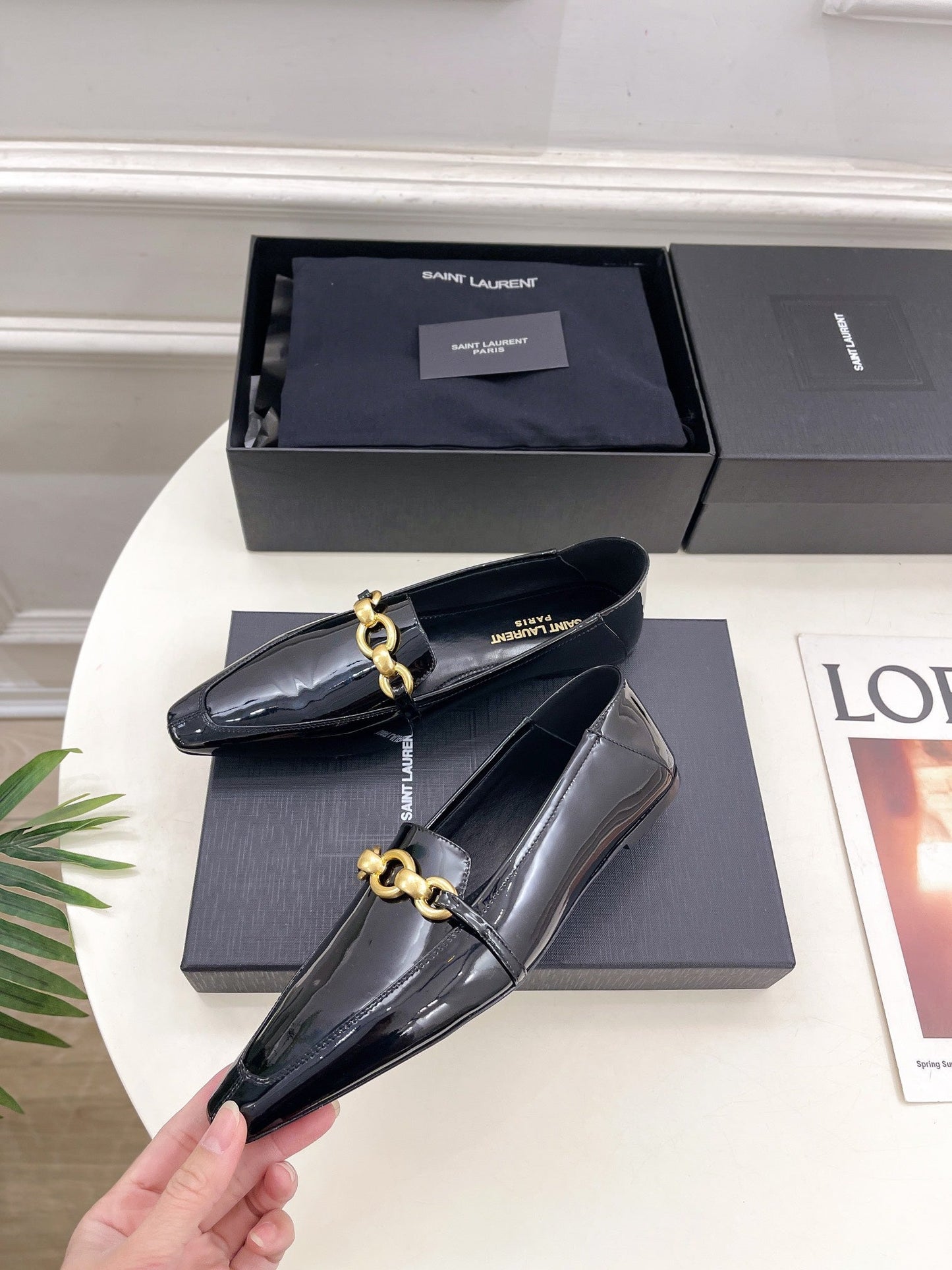 FLAT LOAFERS WITH GOLD CHAIN IN BLACK GLOSSY CALFSKIN - 35