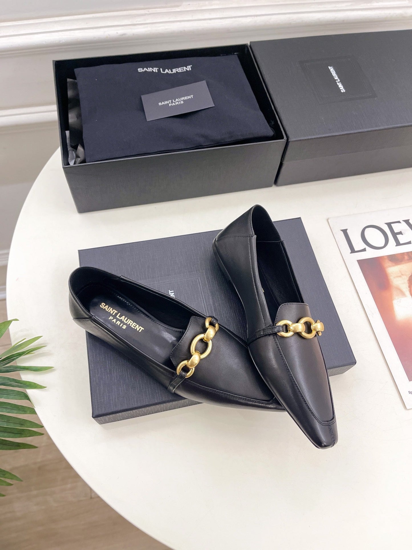 FLAT LOAFERS WITH GOLD CHAIN IN BLACK SMOOTH CALFSKIN - 35