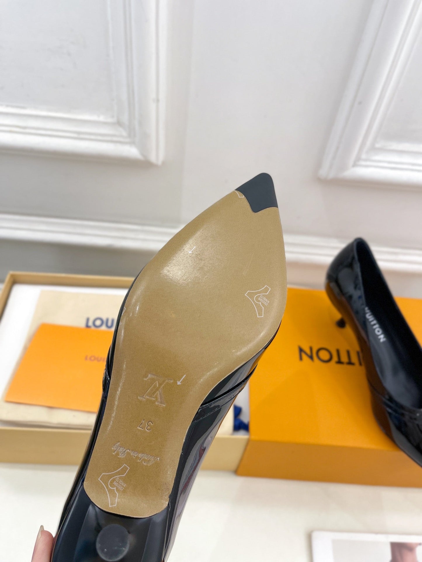 6AM HIGH PUMP 5 CM IN BLACK PATENT CALFSKIN - 35
