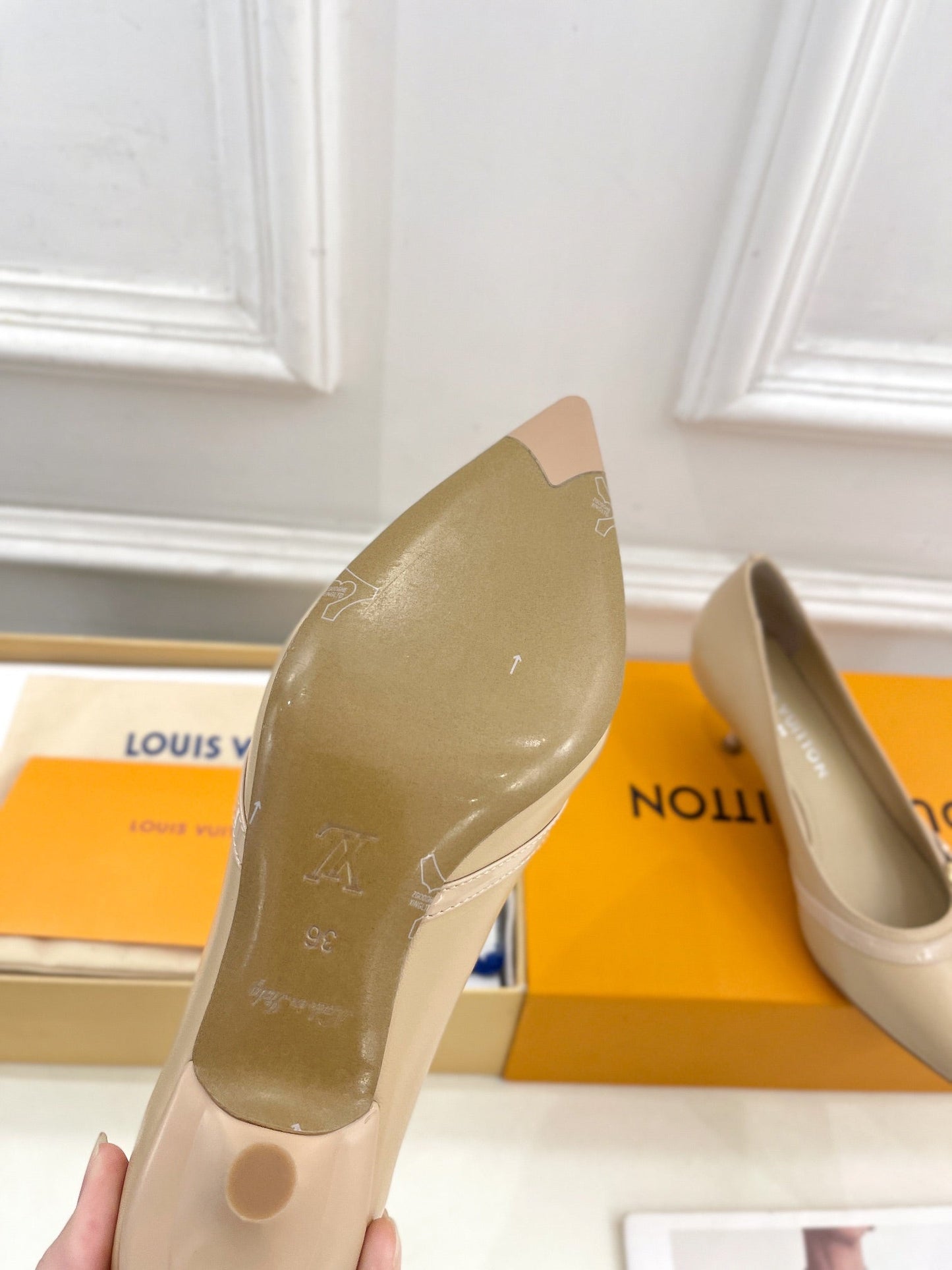 6AM HIGH PUMP 5 CM IN BISQUE BEIGE CALFSKIN - 35