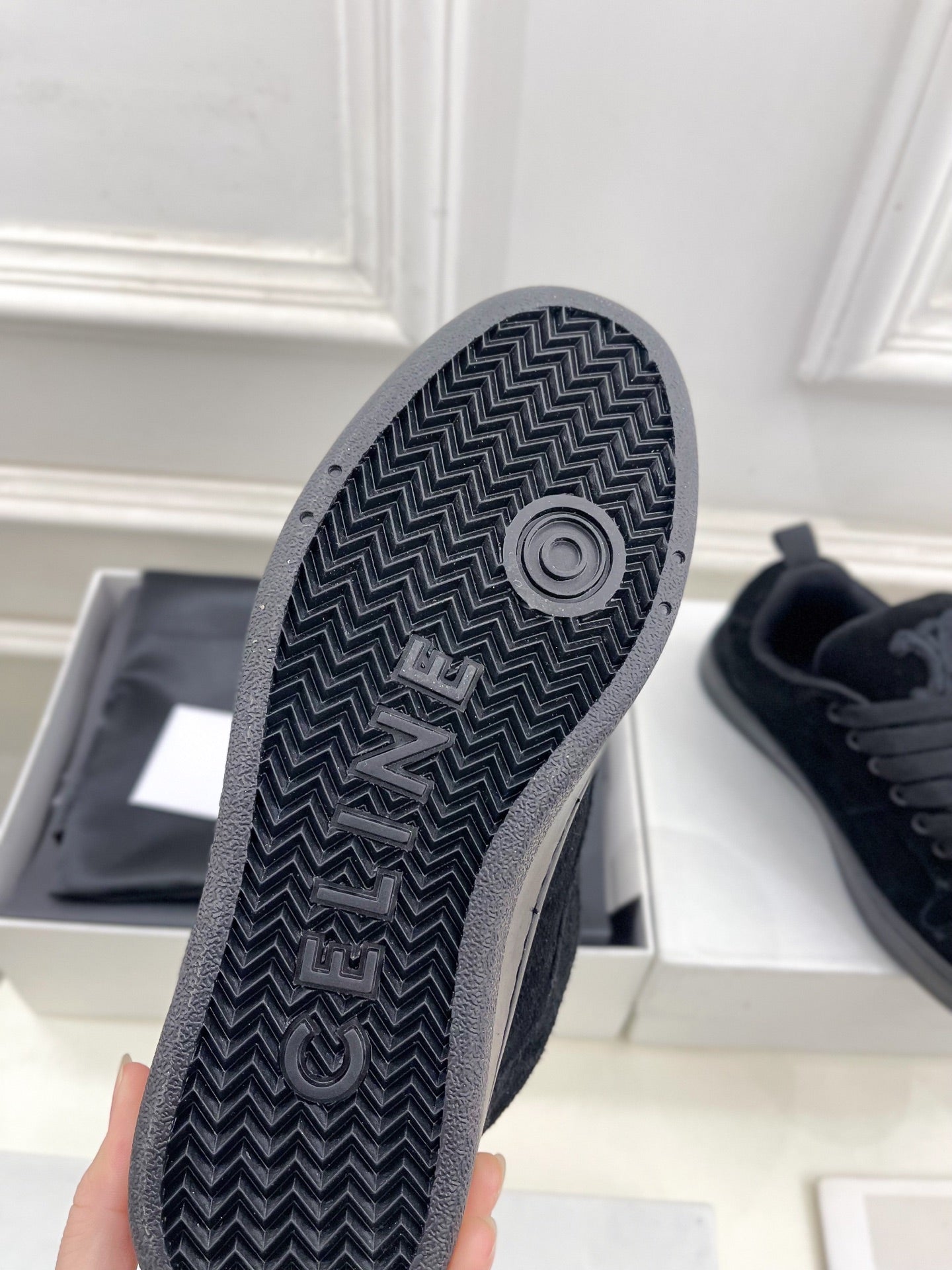 HUNTINGTON LOW LACE-UP SNEAKER IN BLACK SUEDE AND MESH - 35