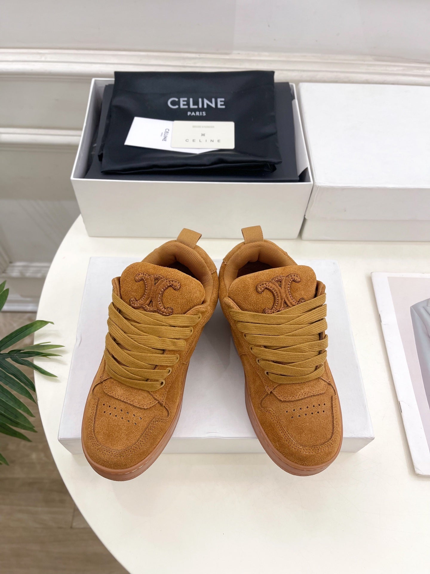 HUNTINGTON LOW LACE-UP SNEAKER IN PERU BROWN SUEDE AND MESH - 35
