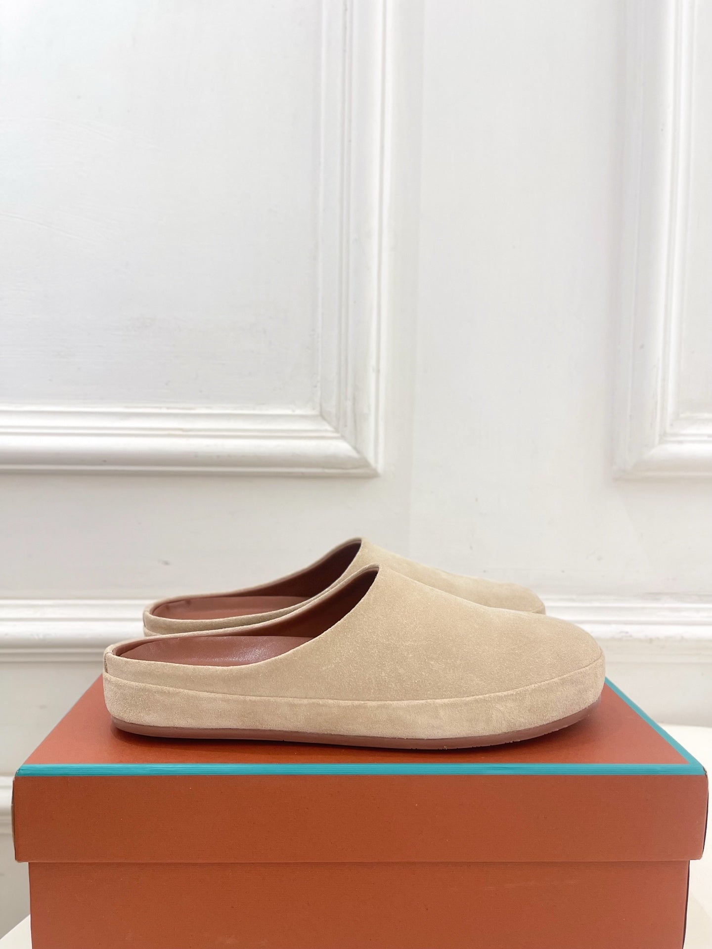 LP 25S MULES IN WARM BEIGE SUEDE - 35