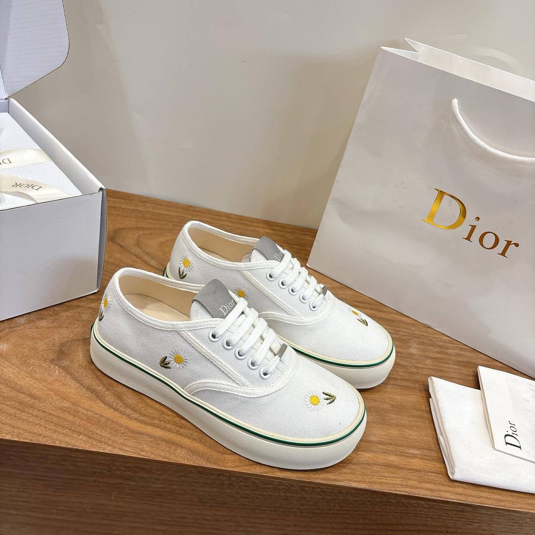 DIOR DAISY EMBROIDERED SNEAKERS