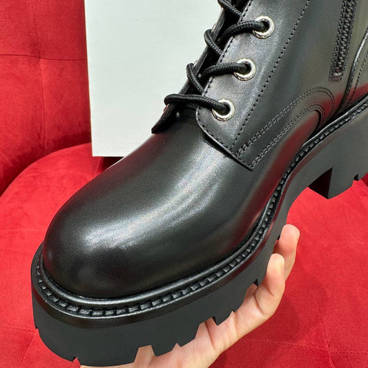 CELINE Triomphe Rangers Mid Lace-Up Boots – Black