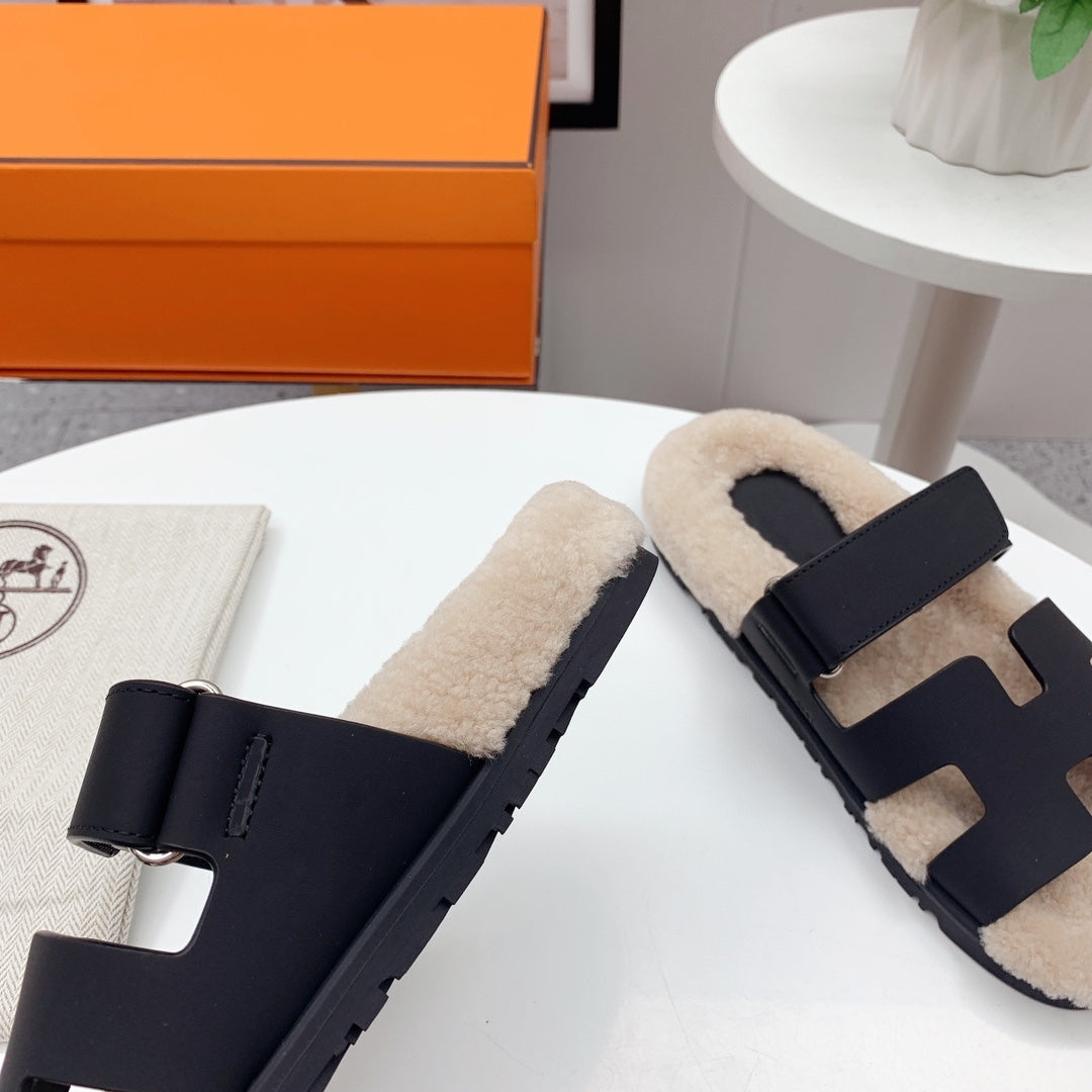 Chypre Sandal Beige shearling insole Black goatskin lining - 35