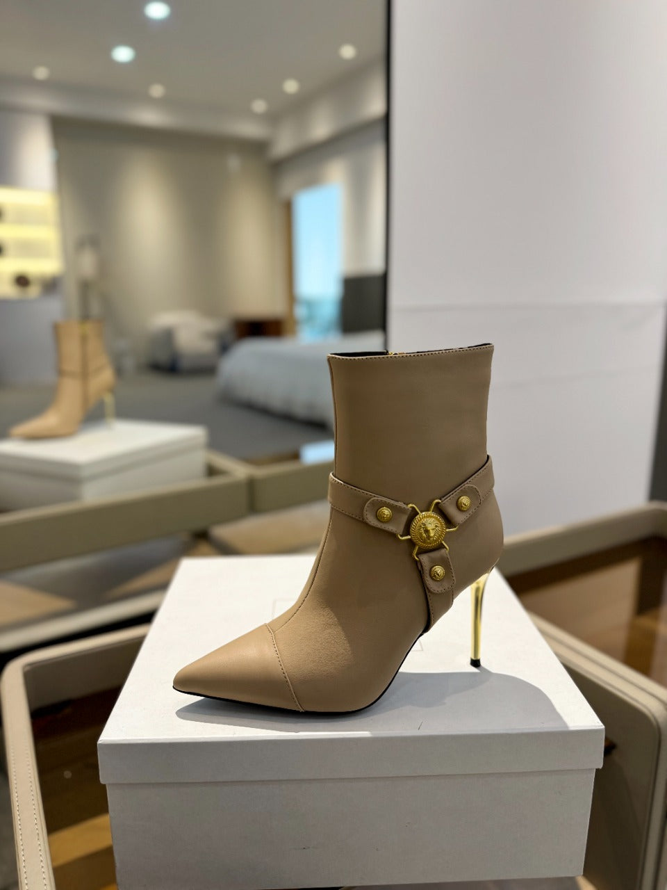 ЧОБОТИ-БОТФОРТИ BALMAIN 26S НА ШПИЛЬЦІ 95 ММ З ТЕМНО-БЕЖЕВОЇ ШКІРИ ТЕЛЯТИ