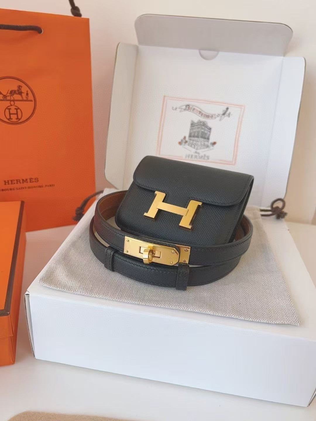 HM KELLY CONSTANCE SLIM WALLET BELT IN BLACK CALFSKIN GOLD HARDWARE - 30