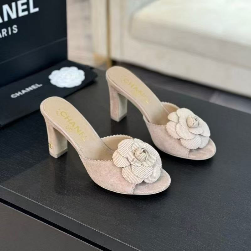 CAMELLIA HEELS SAND IN BEIGE SUEDE WITH SIGNATURE FLOWER EMBELLISHMENT - 35