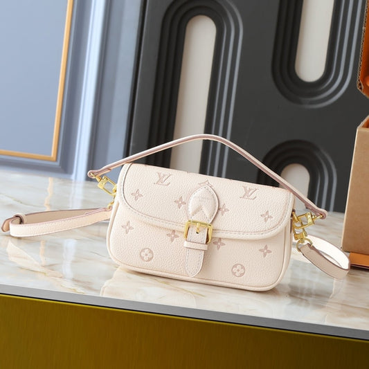 Super Vip 1:1 – Louis Vuitton Nano Diane Bicolor Eden 19Cm M13642
