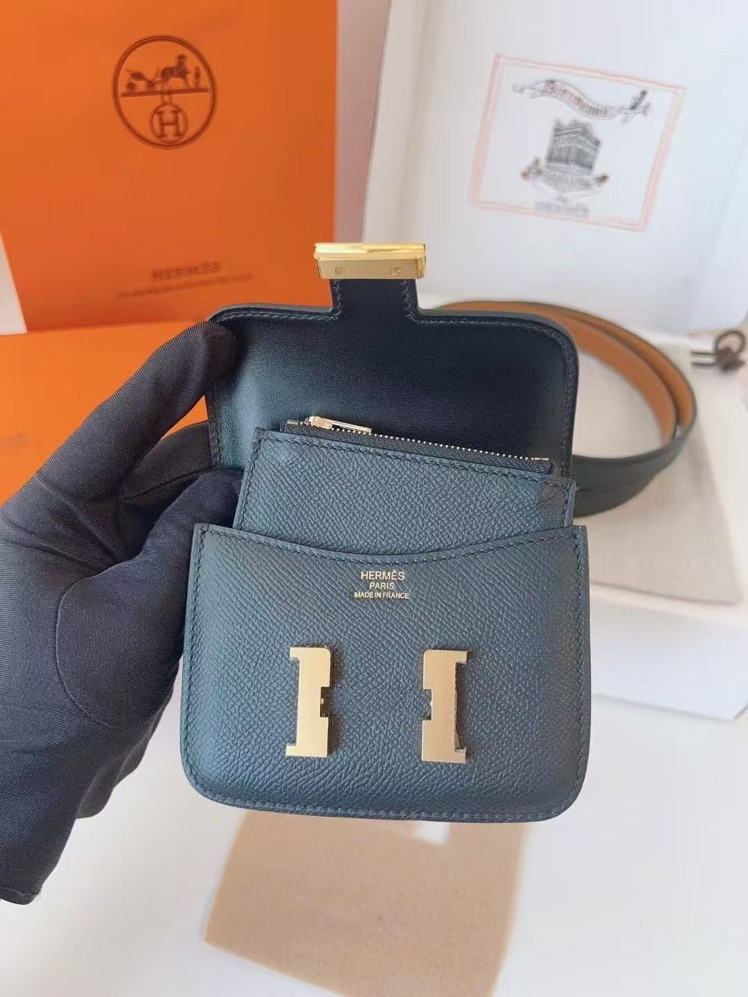 HM KELLY CONSTANCE SLIM WALLET BELT IN BLACK CALFSKIN GOLD HARDWARE - 30