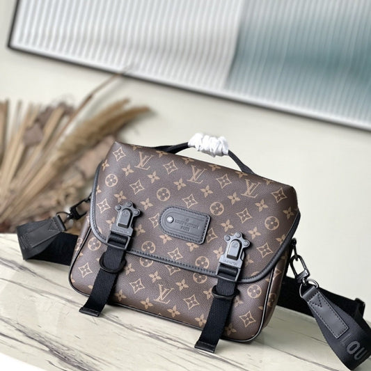 Super Vip 1:1 – Louis Vuitton LV Trail Messenger Bag Monogram Macassar Brown 31Cm M46972