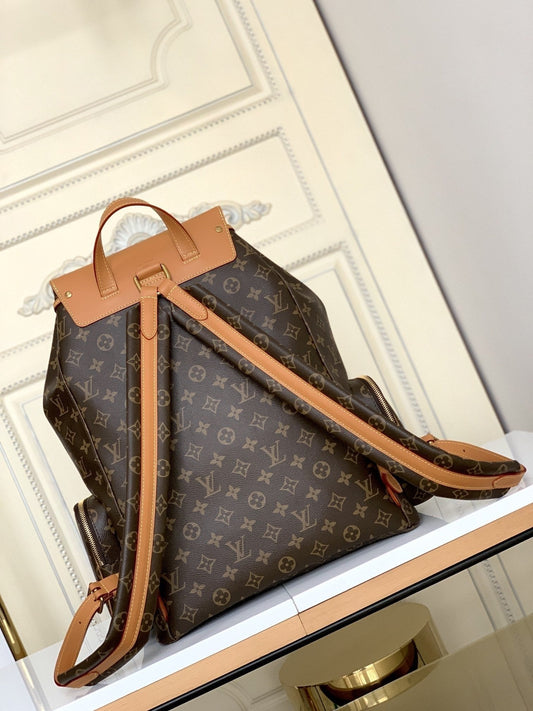 РЮКЗАК LV TRIO 45 СМ З МОНОГРАМНОГО ПОЛОТНА