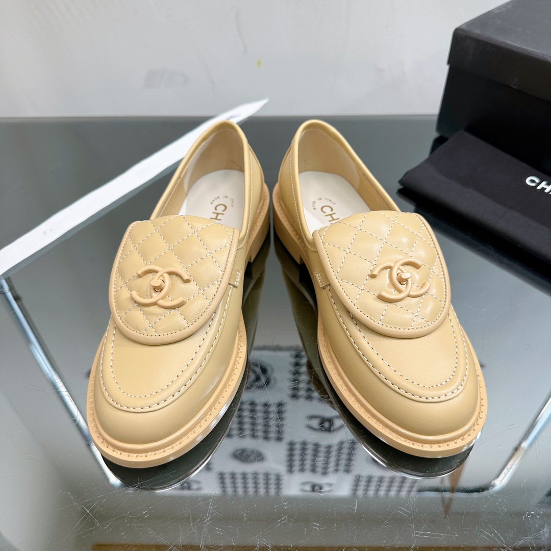 Moccasins Beige Quilted Calfskin - 35