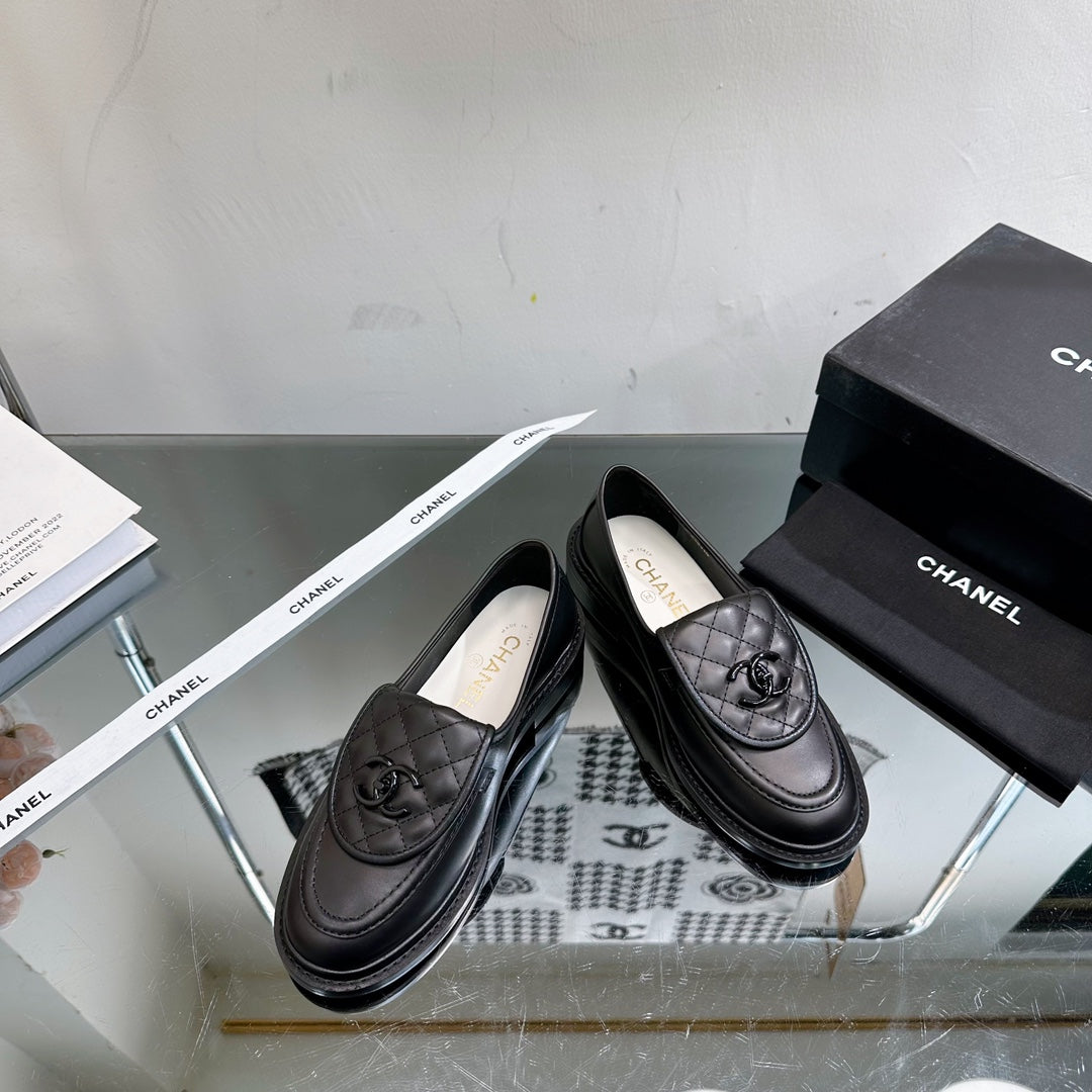 Moccasins Black Quilted Calfskin - 35