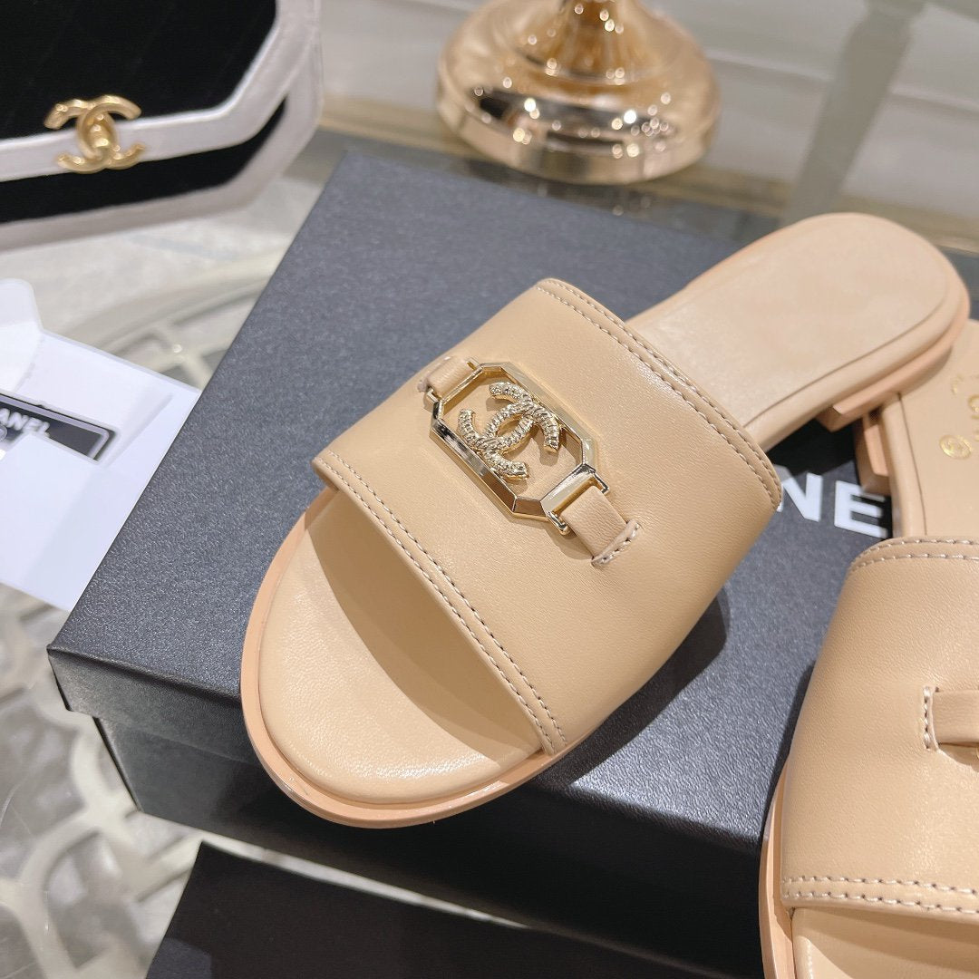 Mules Beige Shiny Calfskin - 35