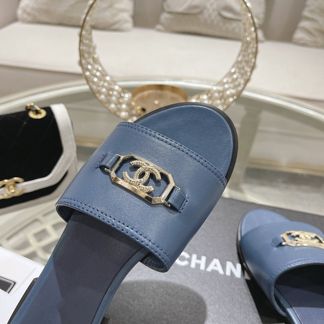 Mules Blue Shiny Calfskin - 35