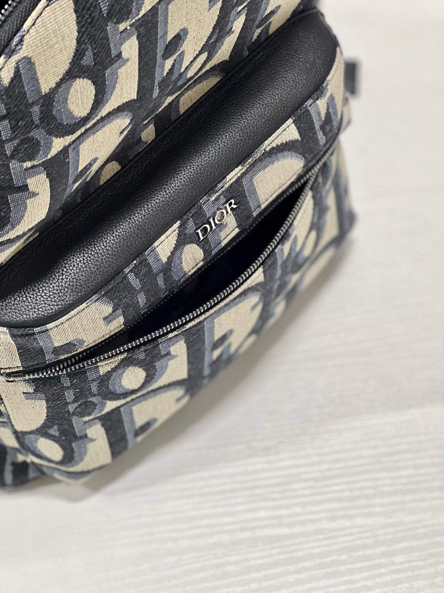 RIDER BACKPACK WHITE OBLIQUE JACQUARD - 30CM