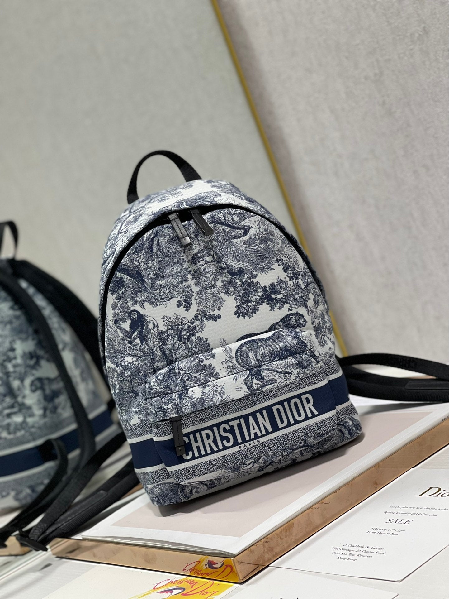 TRAVEL BACKPACK 20CM WHITE BLUE OBLIQUE JACQUARD - 30CM