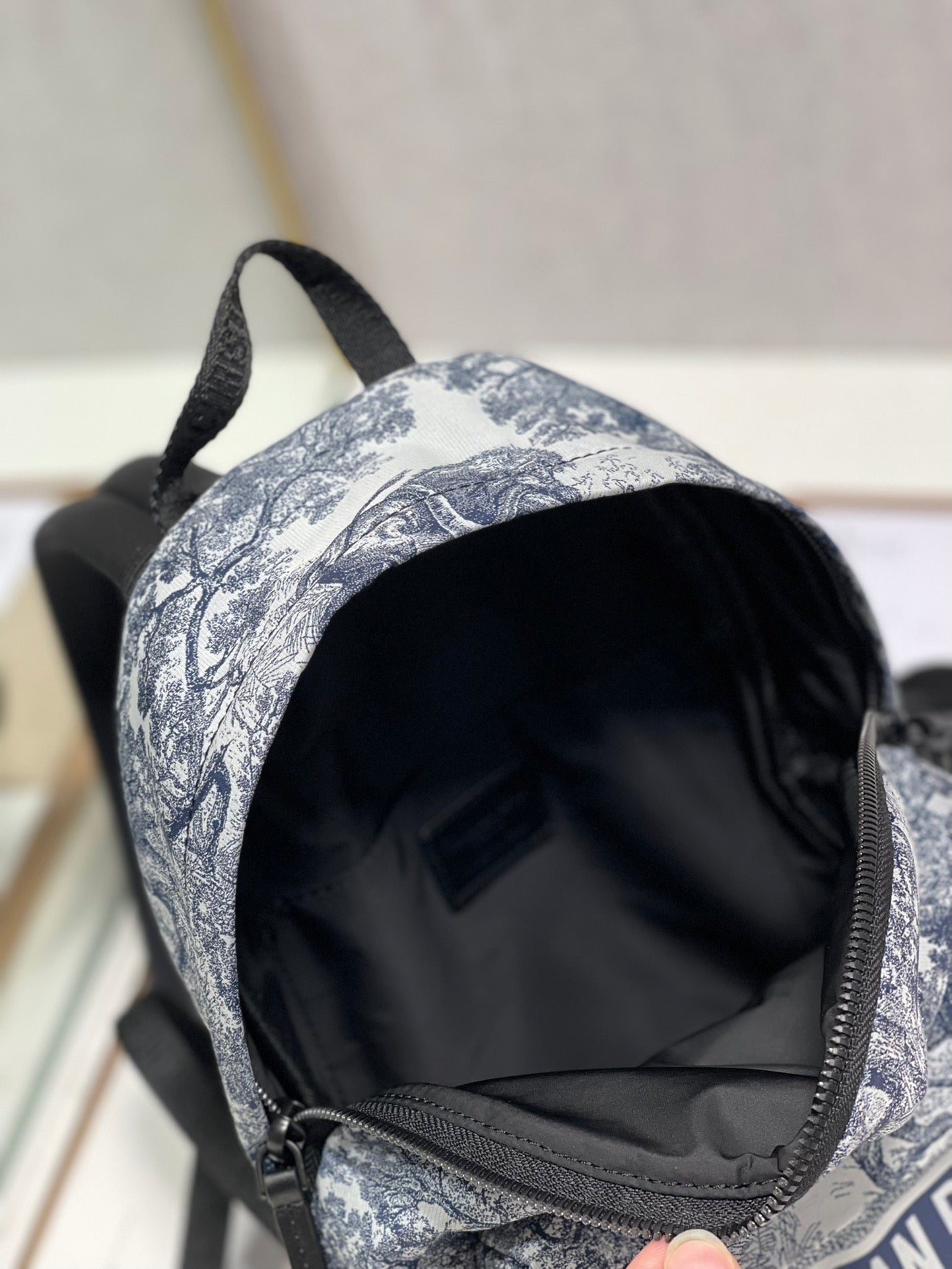 TRAVEL BACKPACK 20CM WHITE BLUE OBLIQUE JACQUARD - 30CM
