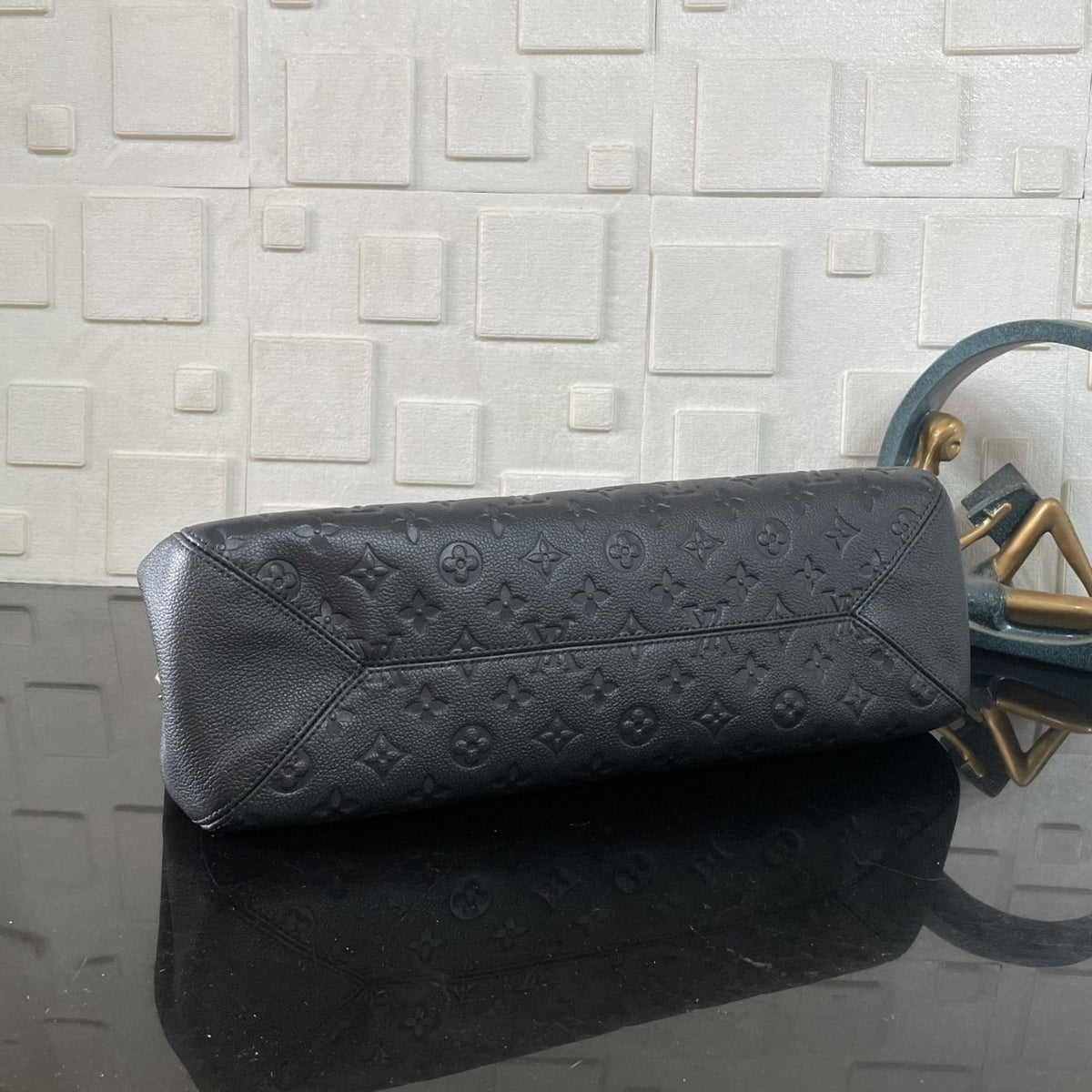 Super Vip 1:1 – Louis Vuitton Anytime MM Bag Black 42Cm M14324