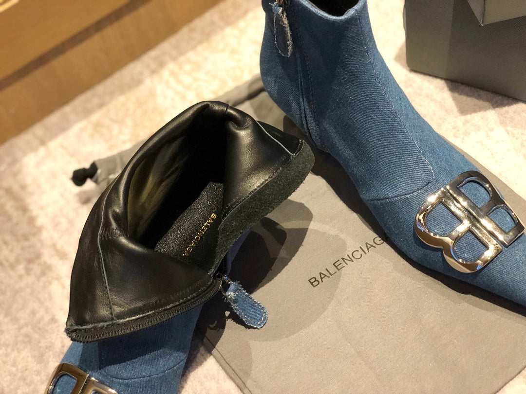 POINTED-TOE KITTEN HEEL 45 MM ANKLE BOOTS IN BLUE DENIM - 34