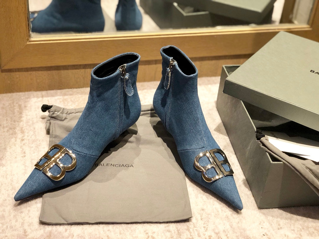 POINTED-TOE KITTEN HEEL 45 MM ANKLE BOOTS IN BLUE DENIM - 34