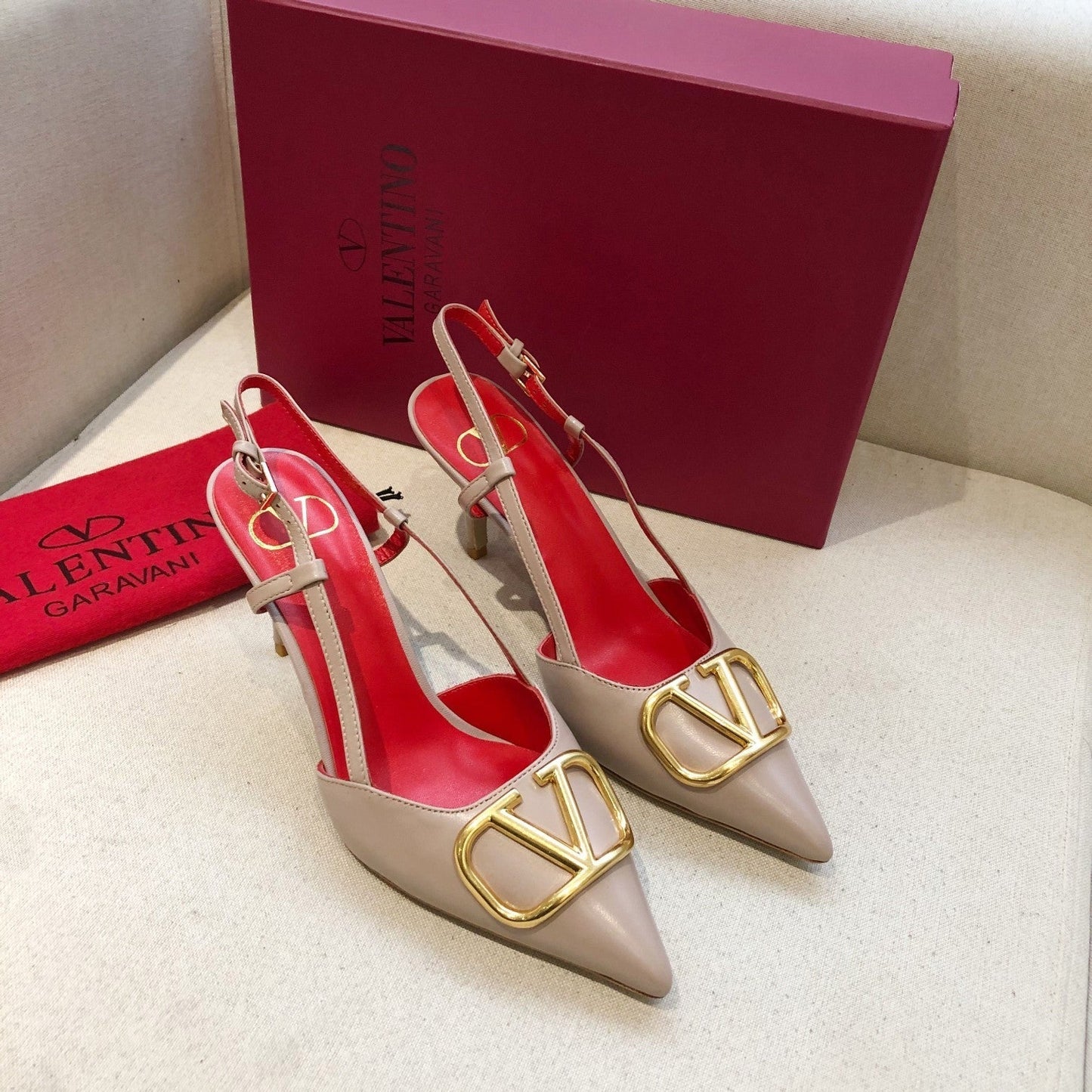 VLOGO SIGNATURE PALE PINK CALFSKIN HIGH SLINGBACK PUMP 7 CM WITH GOLD LOGO - 34
