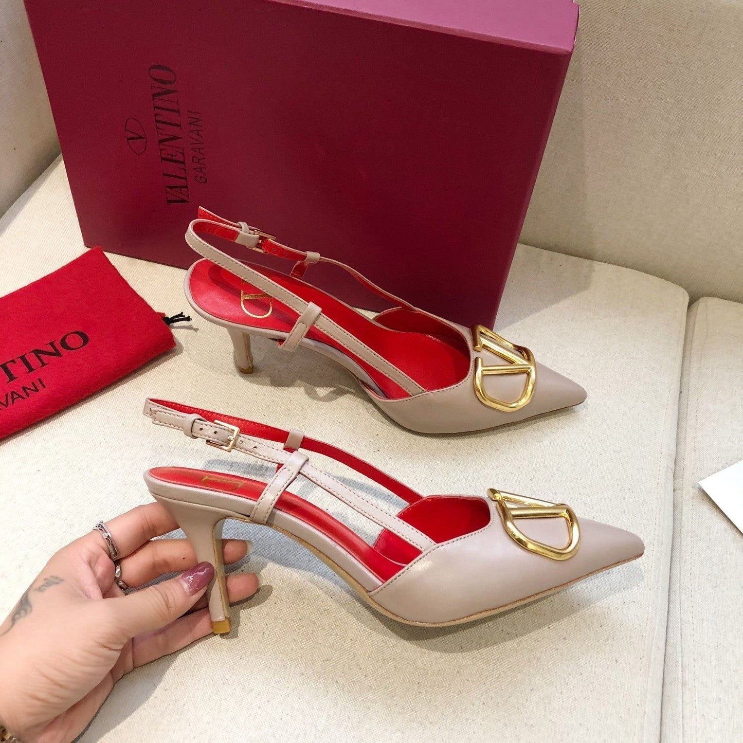 VLOGO SIGNATURE PALE PINK CALFSKIN HIGH SLINGBACK PUMP 7 CM WITH GOLD LOGO - 34