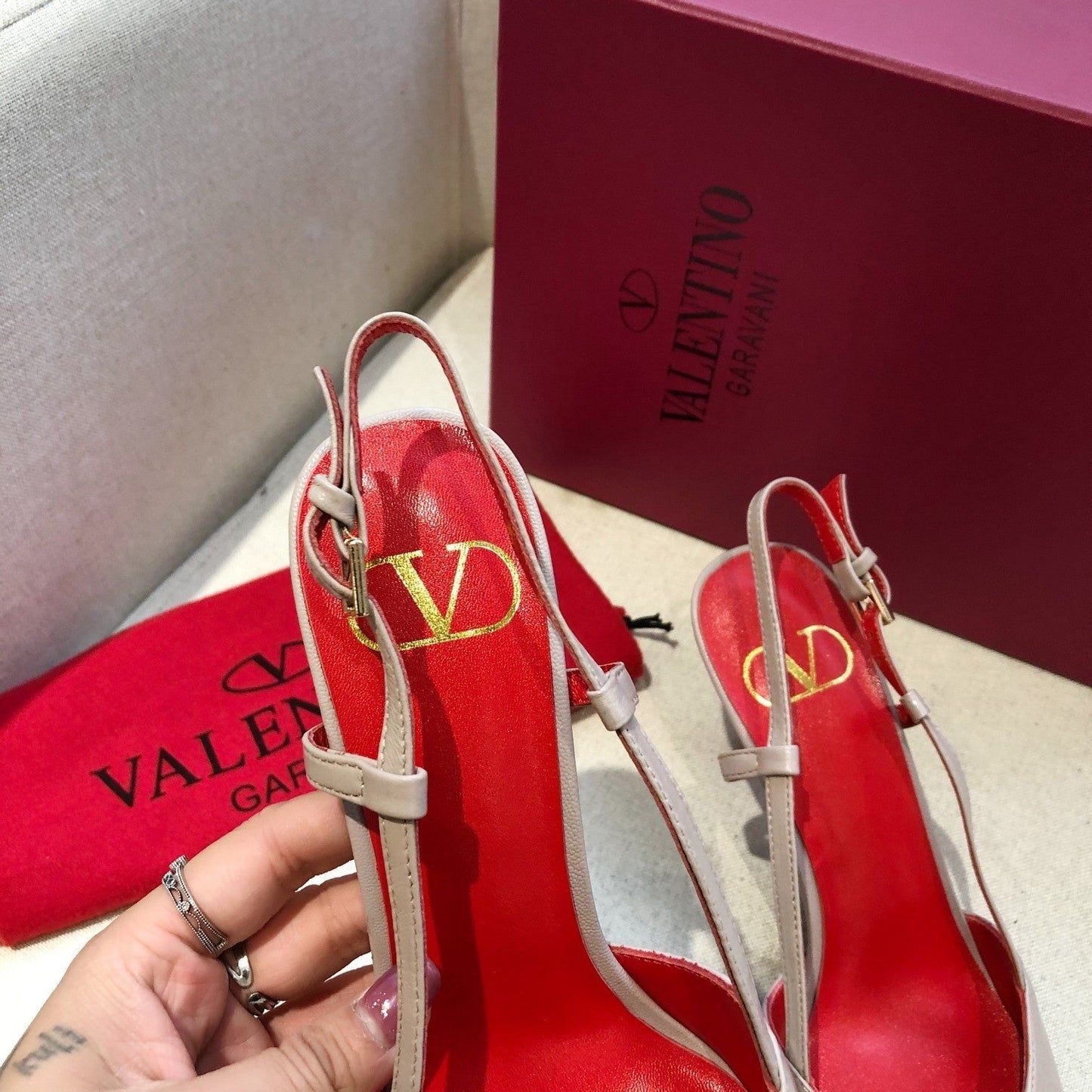 VLOGO SIGNATURE PALE PINK CALFSKIN HIGH SLINGBACK PUMP 7 CM WITH GOLD LOGO - 34