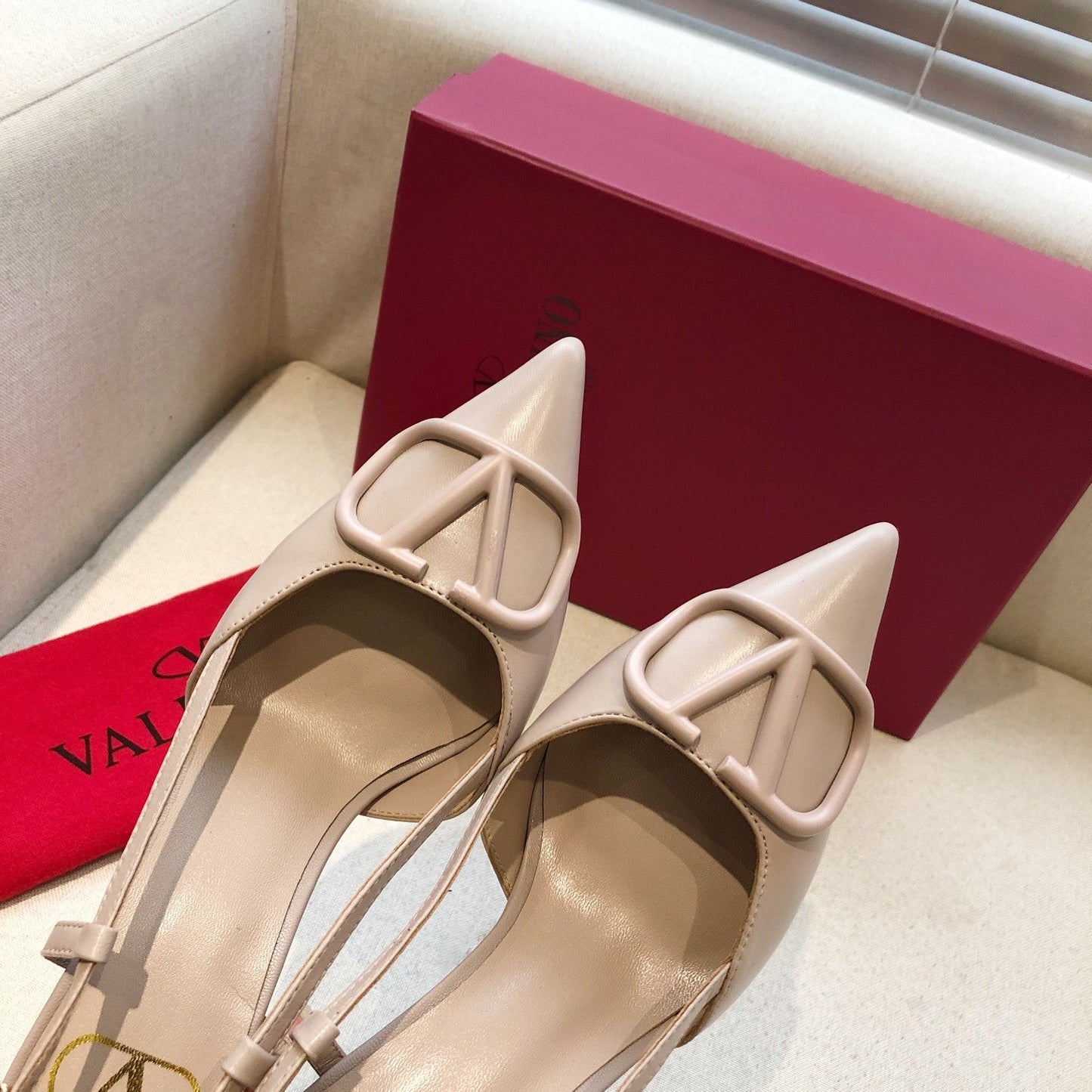 VLOGO SIGNATURE LIGHT PINK CALFSKIN HIGH SLINGBACK PUMP 7 CM - 34