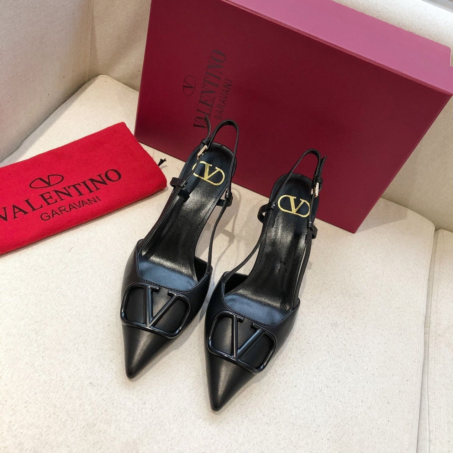 VLOGO SIGNATURE BLACK CALFSKIN HIGH SLINGBACK PUMP 7 CM - 34