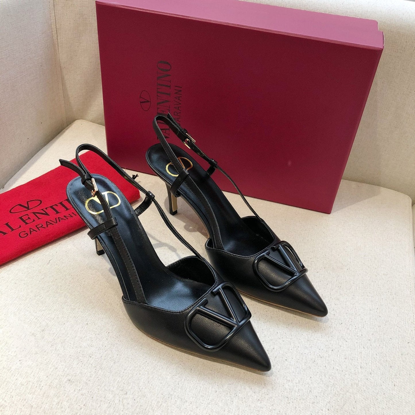 VLOGO SIGNATURE BLACK CALFSKIN HIGH SLINGBACK PUMP 7 CM - 34