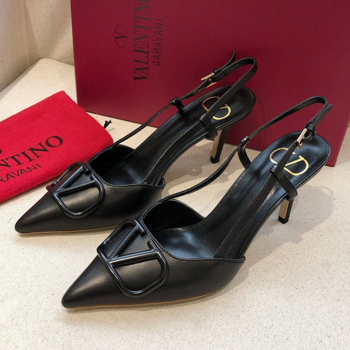 VLOGO SIGNATURE BLACK CALFSKIN HIGH SLINGBACK PUMP 7 CM - 34