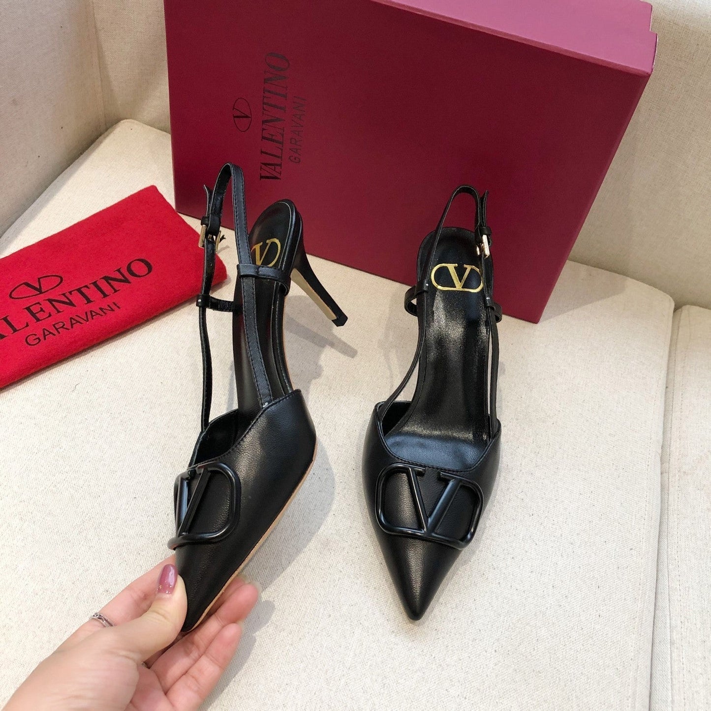 VLOGO SIGNATURE BLACK CALFSKIN HIGH SLINGBACK PUMP 7 CM - 34